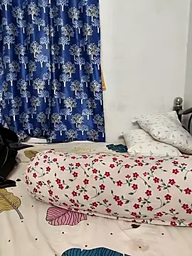 Cute-aryaa online show from April 4, 4:37 pm