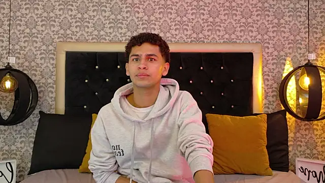 Snapshot of Dark_Sultan chatting on February 19, 7:32 pm Dark Sultan online show from February 19, 7:32 pm