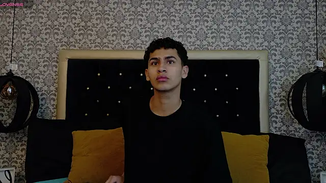 Snapshot of Dark_Sultan chatting on March 2, 8:37 pm Dark Sultan online show from March 2, 8:37 pm