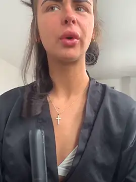 Amberbanxx online show from May 13, 10:45 am