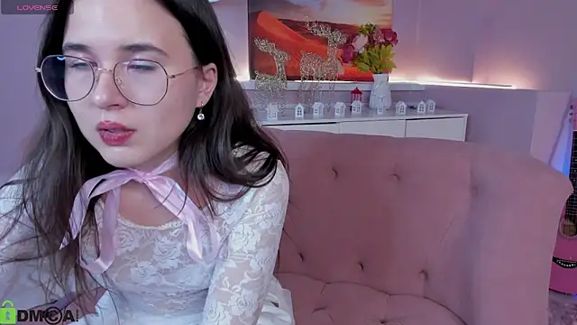 leylamirage online show from February 23, 12:35 pm