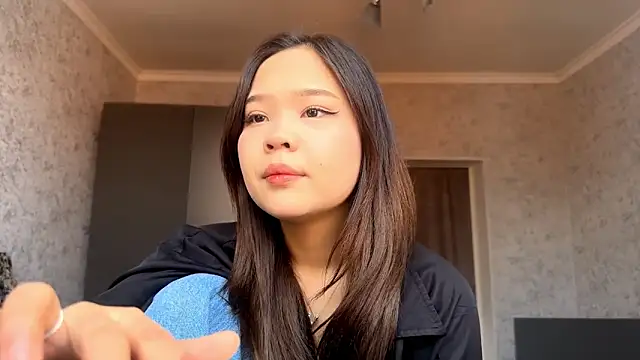 Snapshot of RegenaLandauer chatting on February 23, 6:55 am RegenaLandauer online show from February 23, 6:55 am