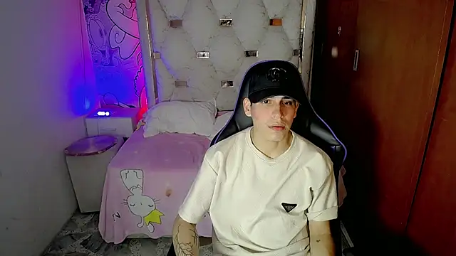 Snapshot of Bby_cash_ chatting on February 25, 8:51 pm Bby cash online show from February 25, 8:51 pm