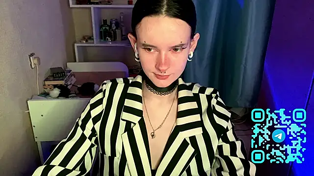 MabelDefina online show from April 12, 11:04 am