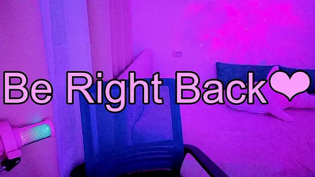 Snapshot of _LukaHayes_ chatting on February 28, 10:38 am LukaHayes online show from February 28, 10:38 am