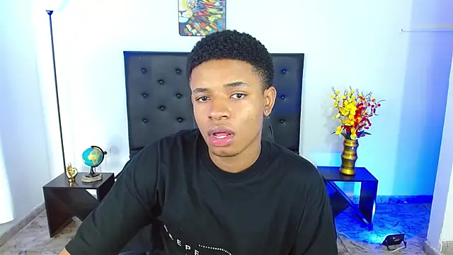 liiam3 online show from April 10, 8:35 pm