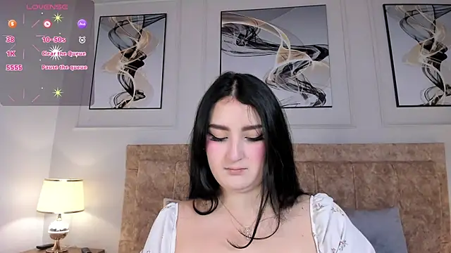 zoe moon   online show from May 7, 11:15 am