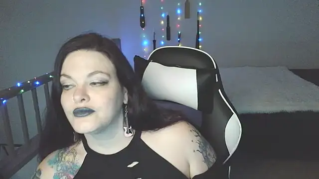 Snapshot of VixieNyx chatting on February 26, 3:55 pm VixieNyx online show from February 26, 3:55 pm