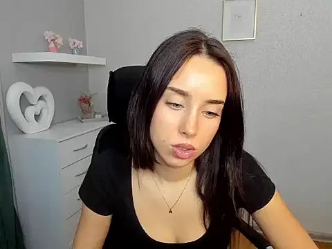 Snapshot of AdeleSolo chatting on February 26, 6:34 am AdeleSolo online show from February 26, 6:34 am