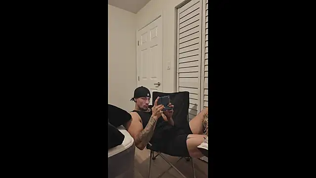 Snapshot of Alejandrosolerxxx chatting on March 3, 3:01 am Alejandrosolerxxx online show from March 3, 3:01 am