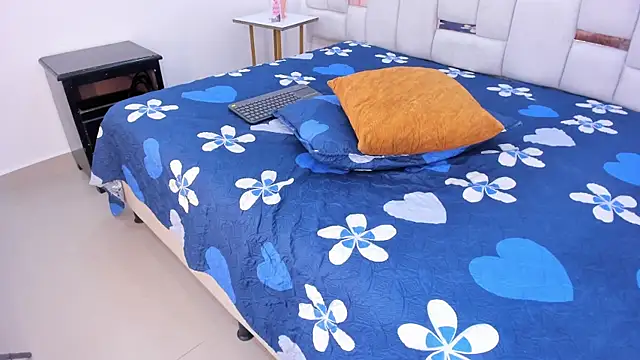 Snapshot of Zoe__smiith chatting on February 28, 4:13 am Zoe smiith online show from February 28, 4:13 am