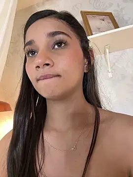 AlessiaVallmont online show from April 2, 9:01 pm