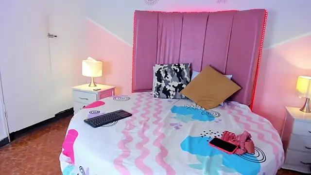 Snapshot of _ashley_thompson_ chatting on February 21, 7:59 pm ashley thompson online show from February 21, 7:59 pm