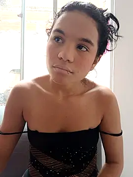 Snapshot of Little-Pussy19 chatting on February 20, 2:06 pm Little-Pussy19 online show from February 20, 2:06 pm