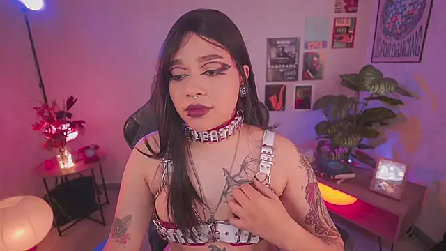 Snapshot of violette_clerk1_ chatting on February 26, 7:24 pm violette clerk1 online show from February 26, 7:24 pm