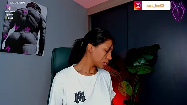 Snapshot of zara_leee chatting on March 9, 11:47 am zara leee online show from March 9, 11:47 am