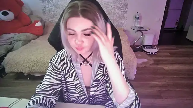 SlankyMic online show from March 27, 3:34 pm