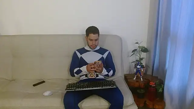 Snapshot of axellblue chatting on February 25, 11:03 pm axellblue online show from February 25, 11:03 pm