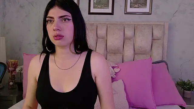 Snapshot of IsabellaRossi chatting on April 12, 4:23 pm IsabellaRossi online show from April 12, 4:23 pm