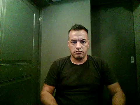 Snapshot of Valenthe26 chatting on February 19, 1:12 am Valenthe26 online show from February 19, 1:12 am