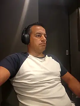 Snapshot of Valenthe26 chatting on February 27, 5:40 am Valenthe26 online show from February 27, 5:40 am