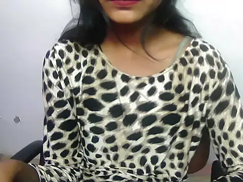 Snapshot of Hotsurbhi chatting on April 13, 8:09 am Hotsurbhi online show from April 13, 8:09 am