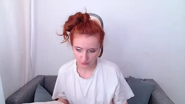 Snapshot of miay_here_ chatting on June 25, 9:25 am miay here online show from June 25, 9:25 am