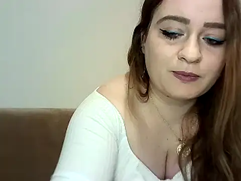 Snapshot of JulietteAnne2 chatting on February 20, 11:22 am JulietteAnne2 online show from February 20, 11:22 am