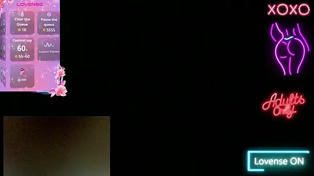 Snapshot of Luna_Moonfang chatting on June 1, 9:33 am Luna Moonfang online show from June 1, 9:33 am