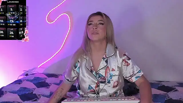 saradiazxxx online show from May 25, 8:09 am