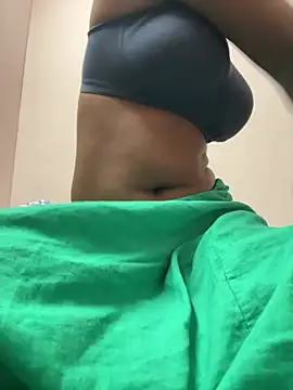 Snapshot of meenu_cuties chatting on March 12, 4:29 am meenu cuties online show from March 12, 4:29 am