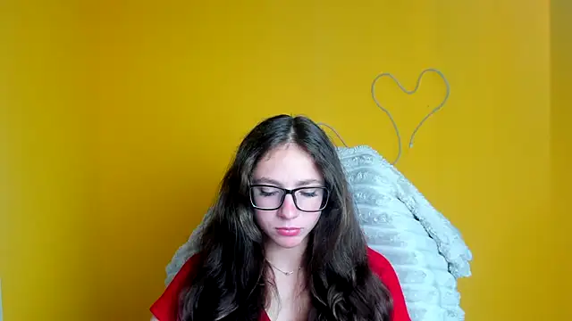 Snapshot of KissMeJulia chatting on June 18, 11:25 am KissMeJulia online show from June 18, 11:25 am