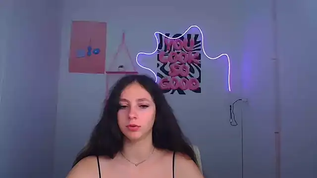 Snapshot of KissMeJulia chatting on June 27, 5:34 am KissMeJulia online show from June 27, 5:34 am