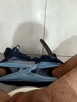 afindeprazer online show from April 19, 3:44 pm