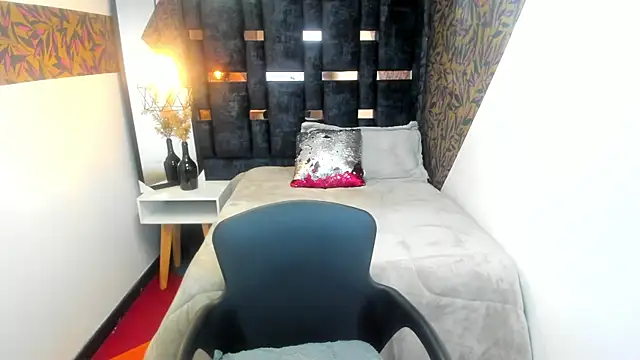 Sofi Blake   online show from April 1, 12:28 pm