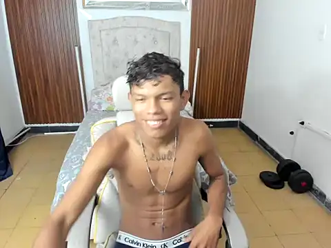 Snapshot of juan_mhata chatting on February 22, 12:23 am juan mhata online show from February 22, 12:23 am