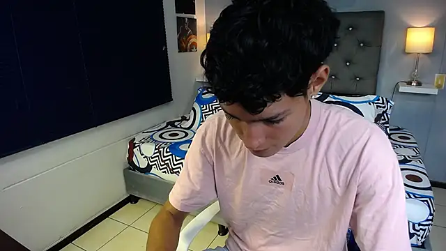 Snapshot of georgeowennss chatting on February 25, 1:10 pm georgeowennss online show from February 25, 1:10 pm