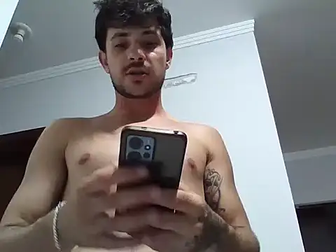 Snapshot of machodotado97 chatting on February 24, 11:25 pm machodotado97 online show from February 24, 11:25 pm