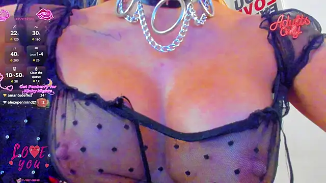 Snapshot of FoxxTattoo chatting on April 15, 7:58 pm FoxxTattoo online show from April 15, 7:58 pm