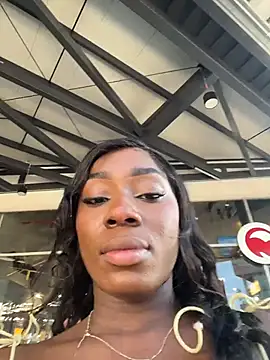 Snapshot of ZarahFerreira chatting on April 2, 9:56 pm ZarahFerreira online show from April 2, 9:56 pm