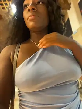 Snapshot of ZarahFerreira chatting on May 12, 11:57 pm ZarahFerreira online show from May 12, 11:57 pm