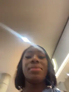 Snapshot of ZarahFerreira chatting on May 22, 11:43 pm ZarahFerreira online show from May 22, 11:43 pm