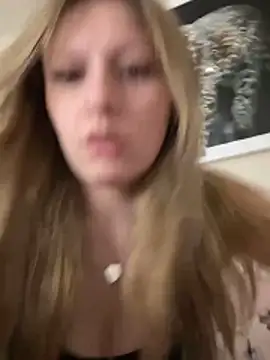 Snapshot of hyperafterdark chatting on February 21, 5:25 pm hyperafterdark online show from February 21, 5:25 pm