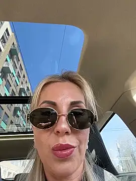 LisaMurr online show from April 8, 10:26 am