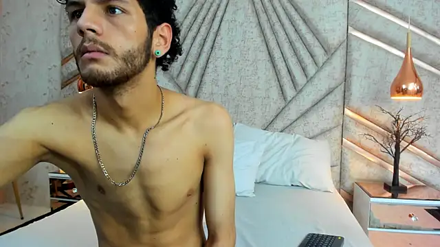 LuckySammer online show from March 1, 1:57 pm