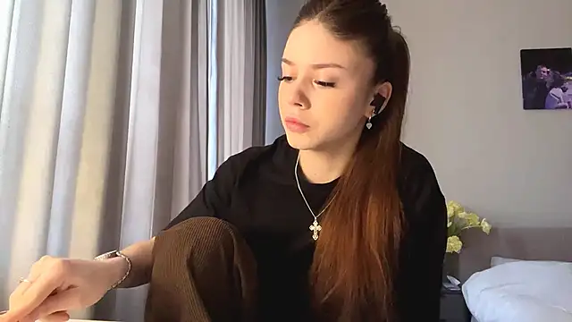 Snapshot of adelecloud chatting on February 23, 8:33 am adelecloud online show from February 23, 8:33 am