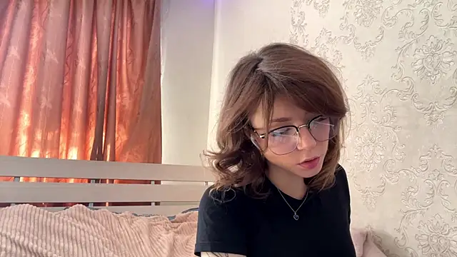 aera elese online show from April 14, 9:04 am