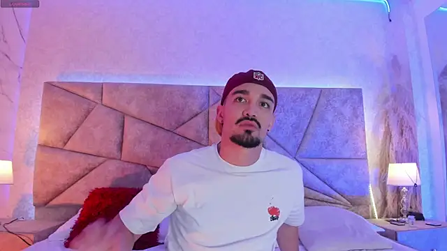 SavageCross1 online show from February 21, 7:59 pm