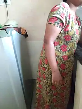 Snapshot of Angel_honeybear_143 chatting on July 15, 6:29 am Angel honeybear 143 online show from July 15, 6:29 am