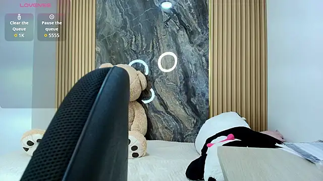 Snapshot of scarlett_lumi chatting on February 19, 10:22 am scarlett lumi online show from February 19, 10:22 am